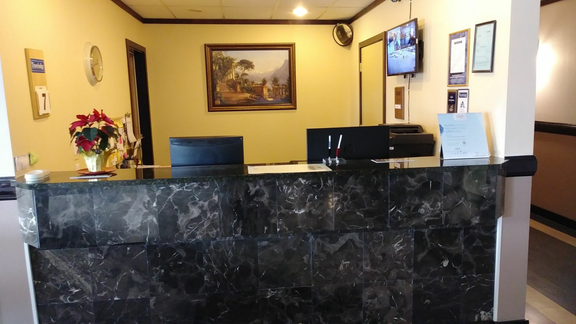 George Mountain View Hotel & Resto Меррітт Екстер'єр фото